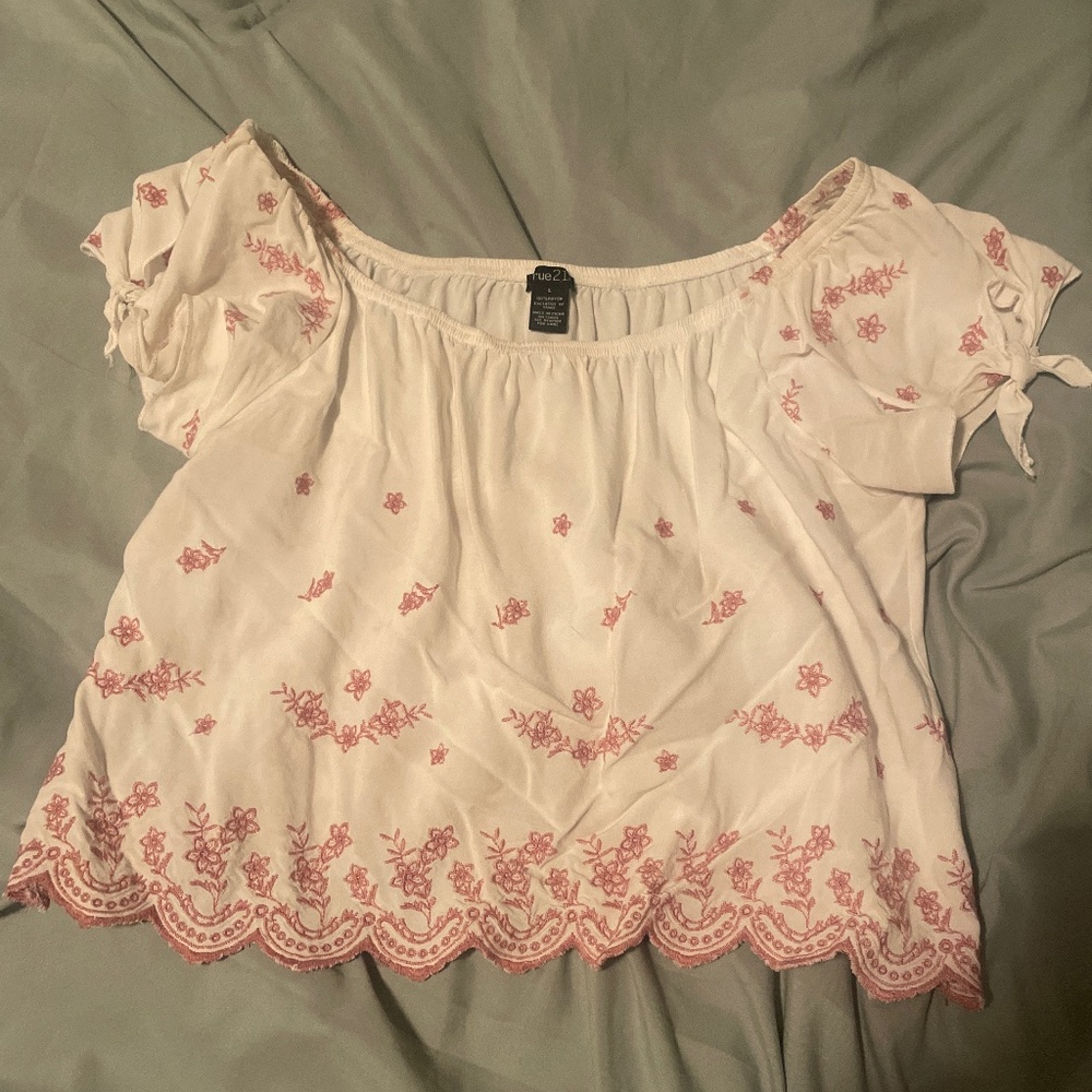Off the Shoulders Crop Top